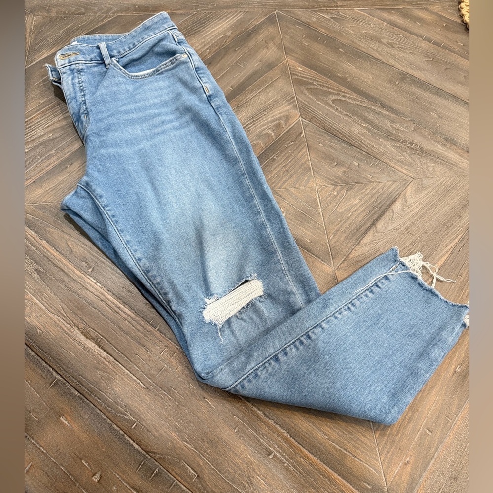 LOFT Curvy skinny 12P Distressed Jeans